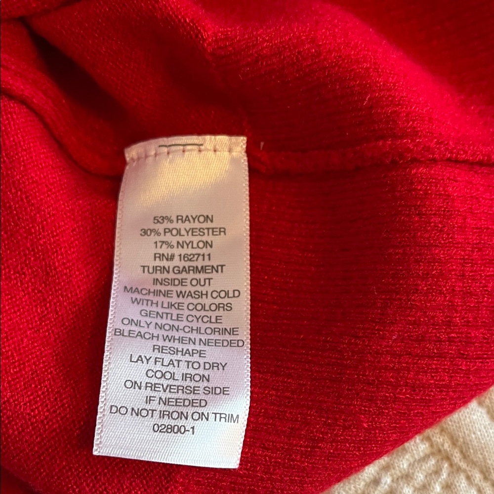 Liz Claiborne Bold Red Sweater - Picture 5 of 8